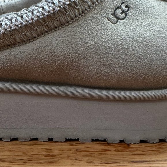 UGG women’s Tazz platform slippers mustard seed size 8 - Picture 8 of 8